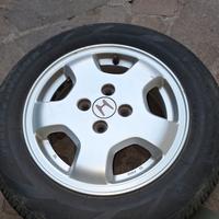 Cerchi in lega 14" con pneumatici estivi 185/60R14
