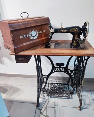 Macchina da cucire vintage PFAFF