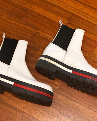 Stivaletti Chelsea in pelle opaca Tommy Hilfiger