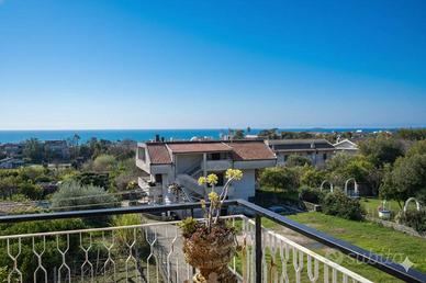 Appartamento di 98 m² con 2 locali a Formia