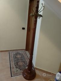 Appendiabiti in legno