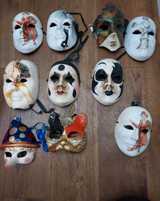 Maschere veneziane in cartapesta fatte a mano