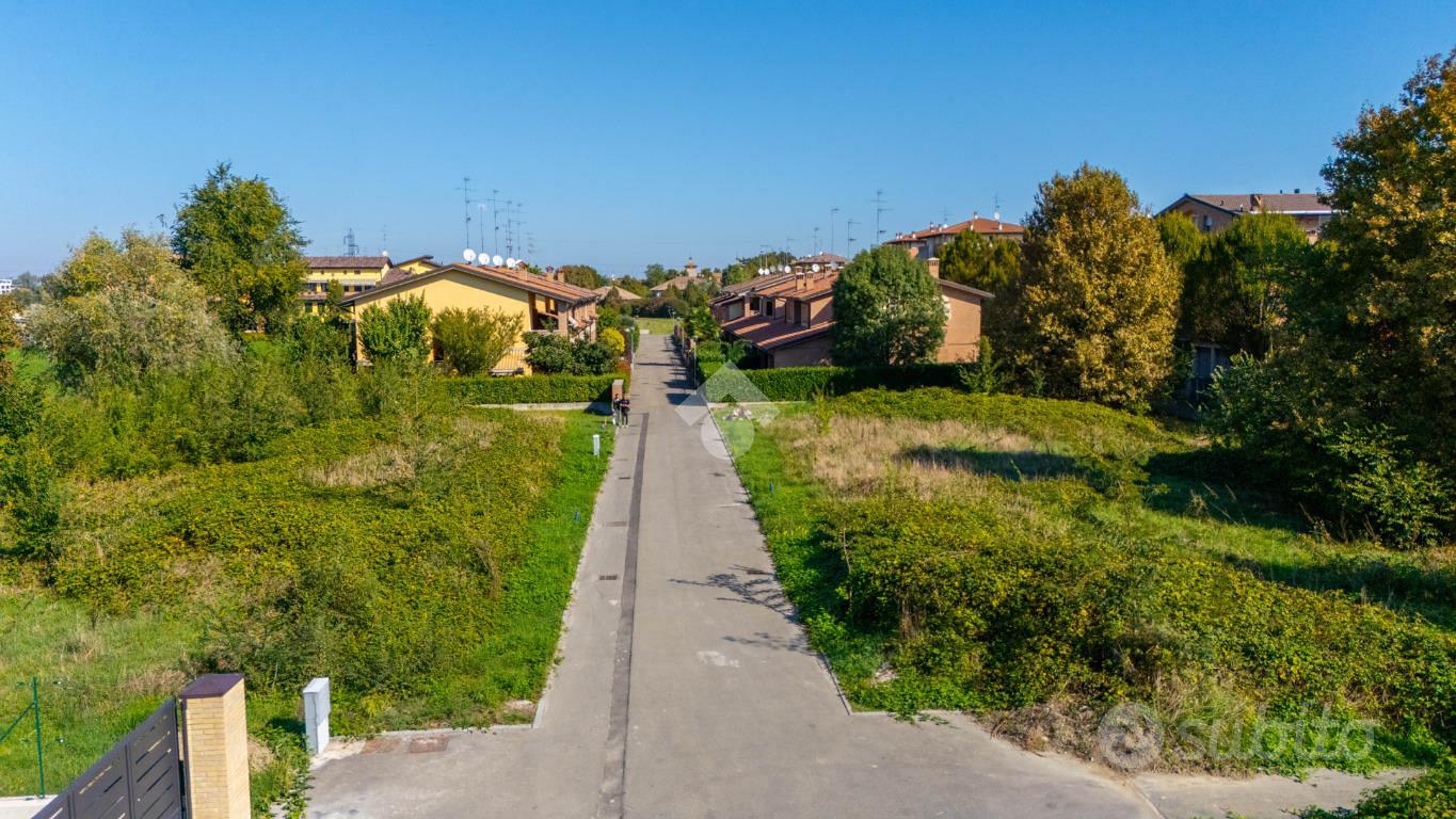 TER. RESIDENZIALE A REGGIO NELL'EMILIA - Vista 3