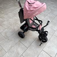 Triciclo con guida assistita posteriore