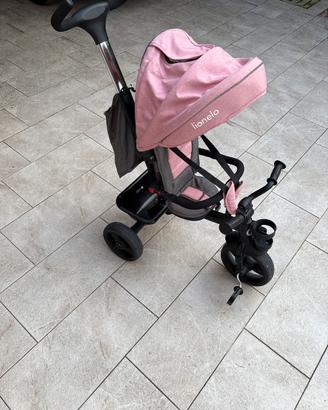 Triciclo con guida assistita posteriore