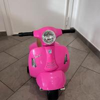 Vespa elettrica Rosa
