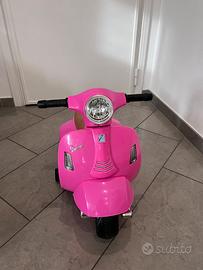 Vespa elettrica Rosa