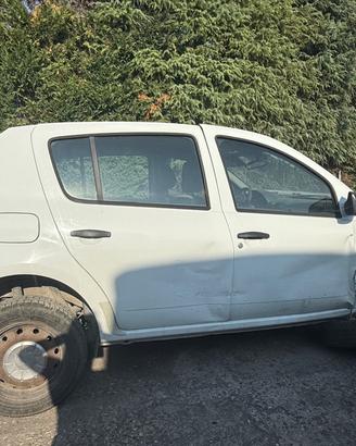 DACIA SANDERO RICAMBI USATI