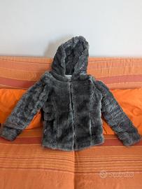 Pelliccia ecologica grigia