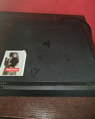Playstation 4 slim
