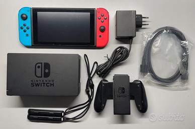 Bundle Nintendo Switch + Pro Controller + 4 giochi
