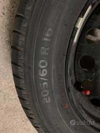 Cerchione e Pneumatico nuovo 205/60 R16