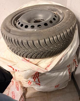 4 gomme invernali su cerchi in ferro