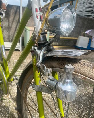 Bicicletta mico bici verde vintage michelin sella