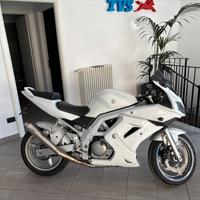 Suzuki SV 650 S Carenata - PURO DVERTIMENTO