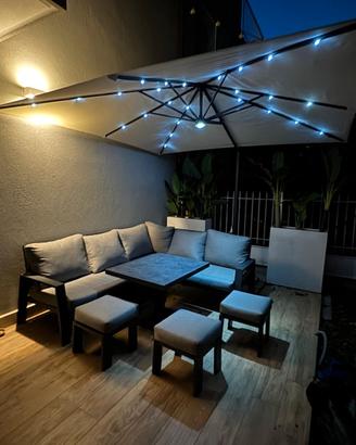Ombrellone 3x3 con illuminazione a pannello solare
