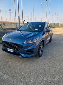 kuga plug in st line