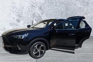 AUTO MG HS LUXORY 1.5