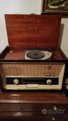 Radio Augusta
 in vendita a Nave
