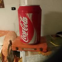Cucina e frigo coca cola