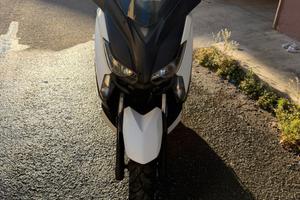 X MAX 125