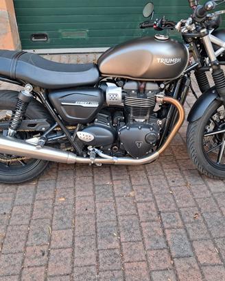 moto triumph strett twin
