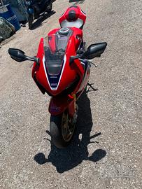 Honda cbr 1000rr sp1