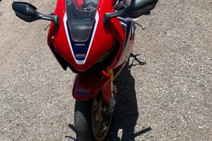 Honda cbr 1000rr sp1