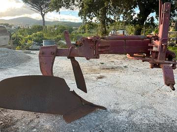 Aratro monovomere sogema