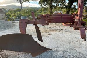 Aratro monovomere sogema