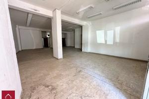 Spazioso locale commerciale in Zona Centro