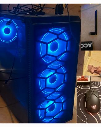 PC, monitor,  tastiere, mouse, mic, cuffie