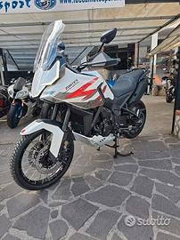 Zontes ZT 703 F 3 cilindri 100cv tua a 79€ al mese
