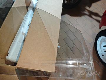 Finestrino anteriore dx Peugeot 106 3p