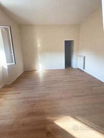 Appartamento di 130 m² con 4 locali a Acerra