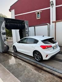 FORD Focus  ST- Line
