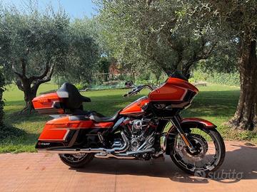 Harley-davidson Touring Road Glide CVO soli 3700 k