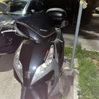 Vendo scooter 300 Peugeot