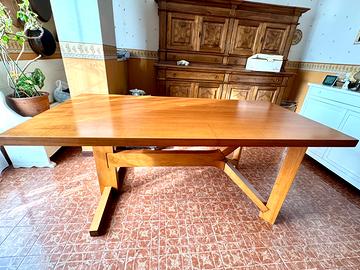 Tavolo artigianale in legno massello