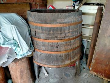 Tino, mastello in legno per uva da vino