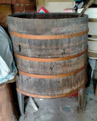 Tino, mastello in legno per uva da vino