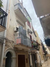 Mola di bari-centro-cielo terra-70mq