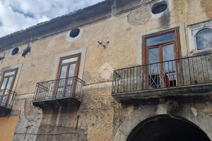 3 LOCALI A MONTESARCHIO