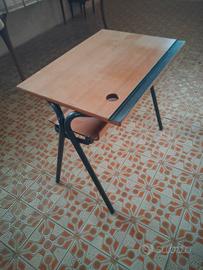 Banco di scuola anni '80