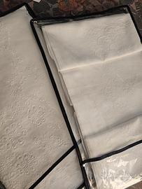 Set coperta e lenzuola in lino ricamato a mano 