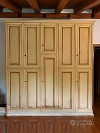 Armadio Patinato tamburato vintage