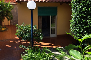 Casa con giardino ( Ischia)