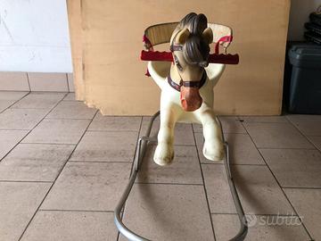 Cavallo a dondolo