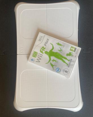 Nintendo Wii Balance Board + Gioco Wii Fit Plus