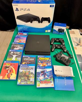 PLAYSTATION 4 SLIM CON GIOCHI E ACCESSORI